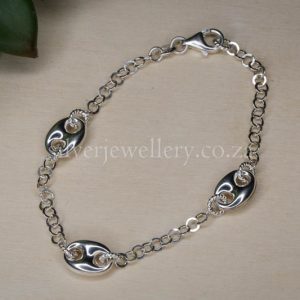 Spaced Gucci Link Bracelet