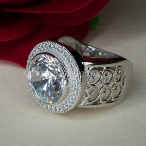 Statement Cubic Heart design